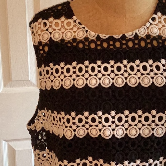 Top - Picture 2 of 6